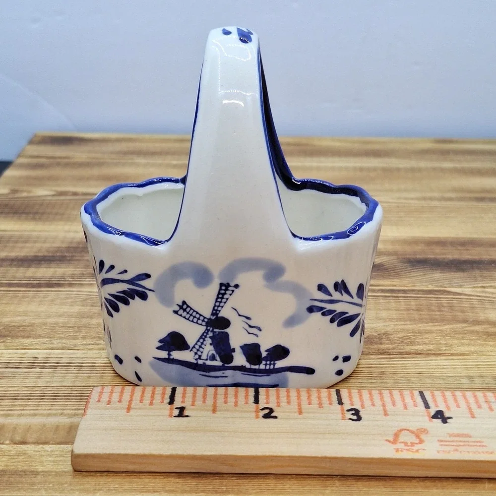 Blue and White Porcelain Handled Basket with Windmill Scene Unbranded‎ - Picture 9 of 9